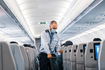Бортпроводник назвал самые глупые вопросы пассажиров на борту самолета