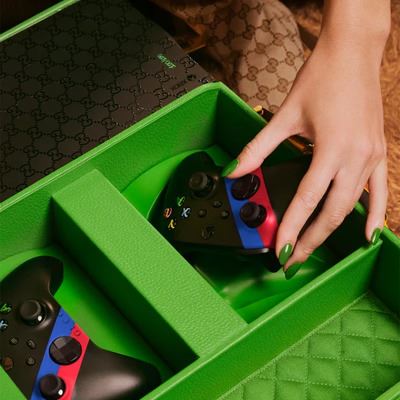 Gucci выпустит стилизованную консоль Xbox Series X и чемодан для неё за 10 тысяч долларов