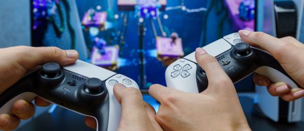 Исследование: Владельцы PlayStation 5 больше покупают дисковые игры, чем цифровые