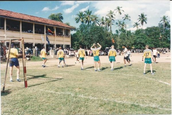 История о пропавшей шри-ланкийской гандбольной команде (4 фото)
