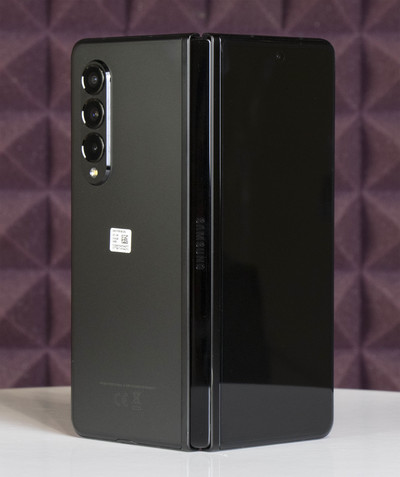 Многофункциональный гибкий смартфон: Обзор флагмана Samsung Galaxy Z Fold3 по цене от 159 тысяч рублей