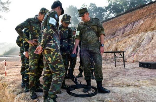 Отряд МПЦ ВС РФ направлен в Лаос для гуманитарного разминирования территории страны
