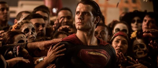 "Плащ все еще в шкафу": Генри Кавилл высказался о возвращении к роли Супермена