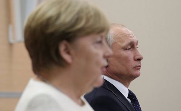Путин в разговоре с Меркель назвал деструктивной политику Киева, делающего ставку на силовые методы в решении проблем Донбасса - Кремль
