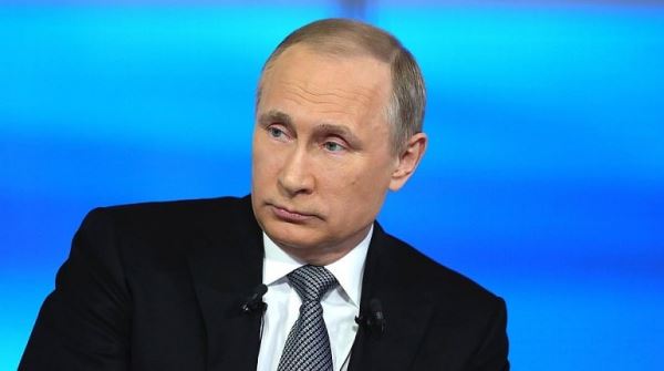 Спустя полгода после укола «Спутником V» Путин опробовал на себе антиковид-порошок
