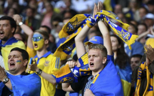 На украинских фанатов напали в Боснии после антироссийской провокации