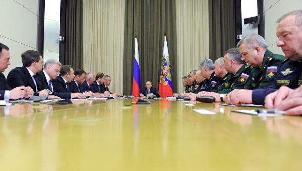 Владимир Путин провел совещание с руководством Минобороны и предприятий ОПК